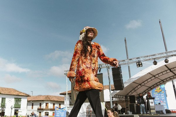 Entdecke wie du mit basics deinen kleiderschrank stilvoll aufpeppen kannst!